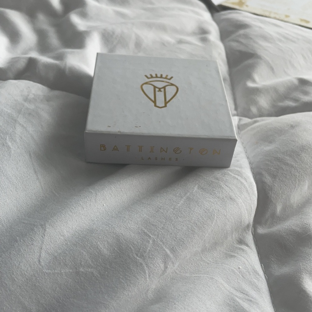 Baddingtom lashes - Picture 2 of 2